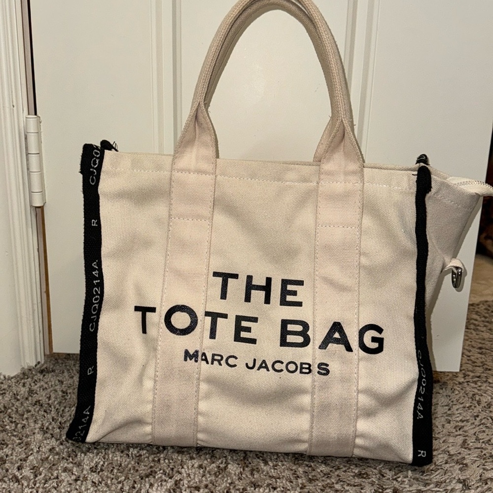 marc jacobs medium tote